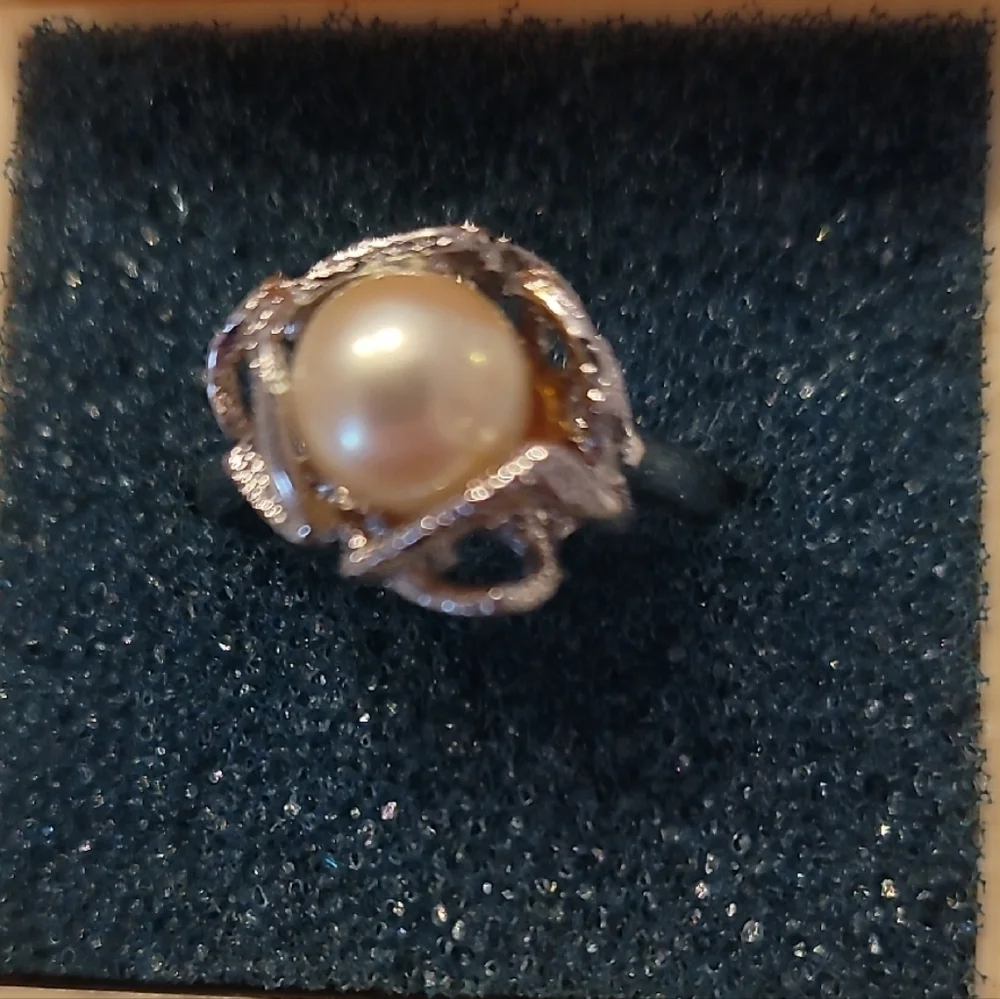 Elegant Silver and Gold Pearl Ring